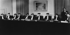 Bild: Cour de justice de l'Union européenne, Audience à la Villa Vauban (1952)Quelle: https://curia.europa.eu/jcms/upload/docs/image/jpeg/2012-11/1952-2high.jpg