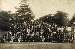 Graduation group photo of the Waseda University preparatory course for Chinese students, 1907