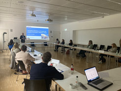 Steven Van Hecke (KU Leuven) presented the Cambridge History of the European Union, which he coedited together with Mathieu Segers of the Universiteit Maastricht, at the workshop.